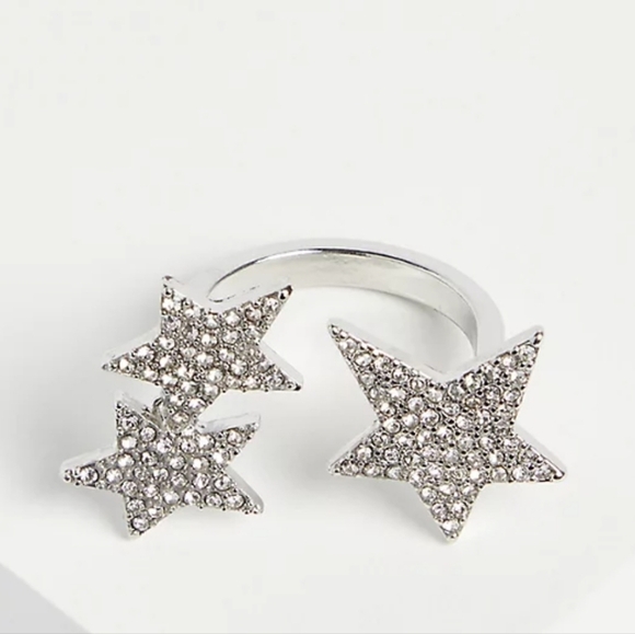🆕️✨️⭐️PAVE STAR STATEMENT RING⭐️✨️ - Picture 1 of 2